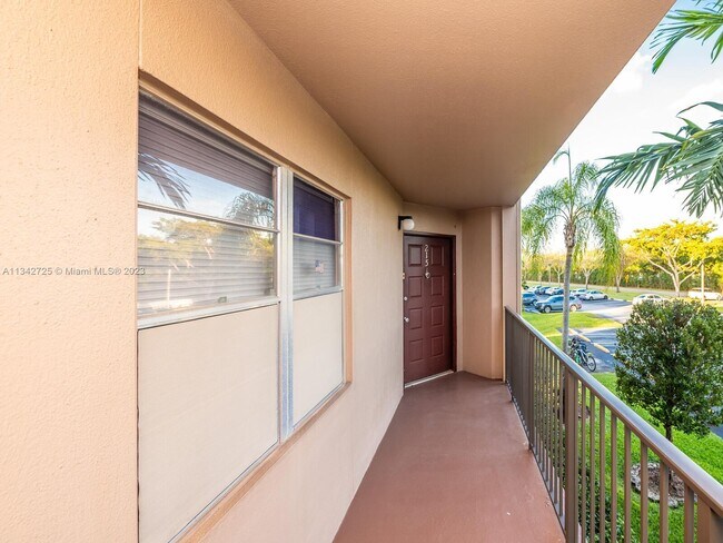 Foto del edificio - 300 SW 130th Terrace