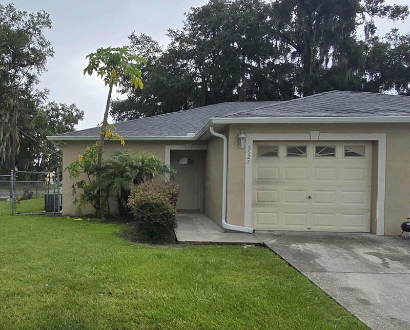 Foto principal - 5527 Yale St
