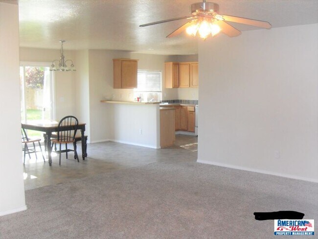 Foto del edificio - 4587 W Hearst Dr