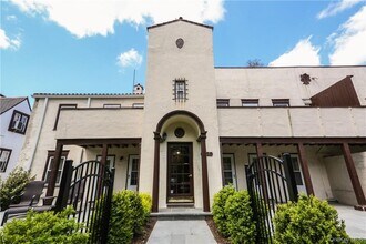 Building Photo - 107 Kensington Rd