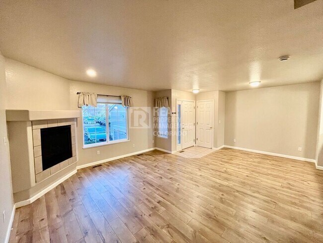 Building Photo - 2120 Timber Creek Dr