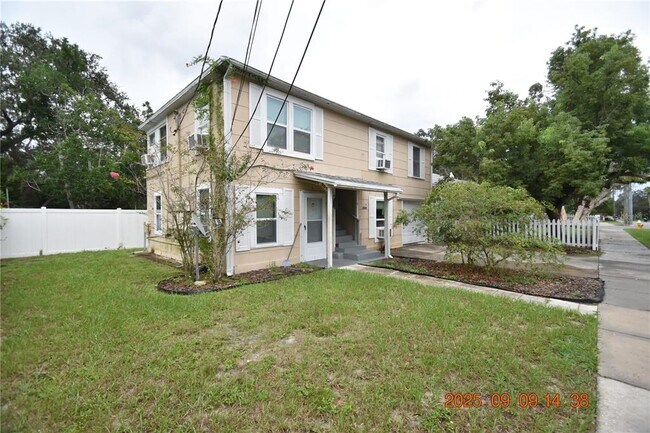 Foto del edificio - 1156 Sunset Point Rd