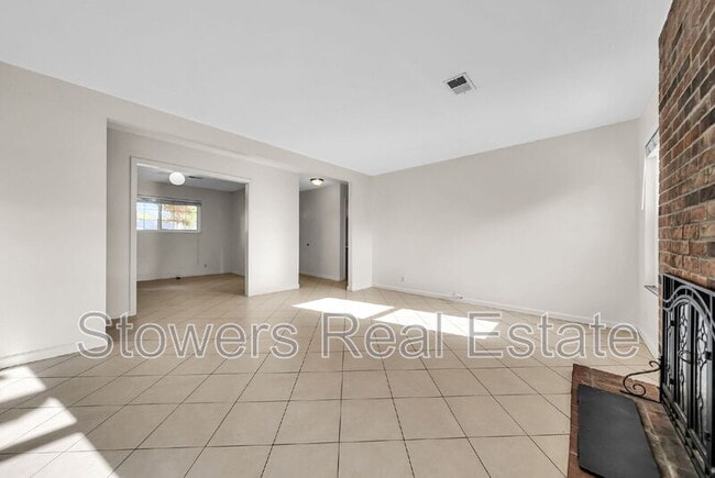 Building Photo - 925 St Louis Ct