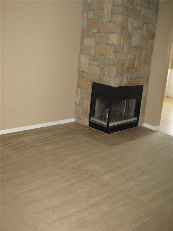 Building Photo - 3622 N Chouteau Trfy