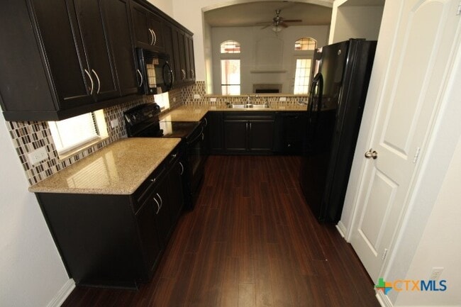 Building Photo - 3413 Castleton Dr