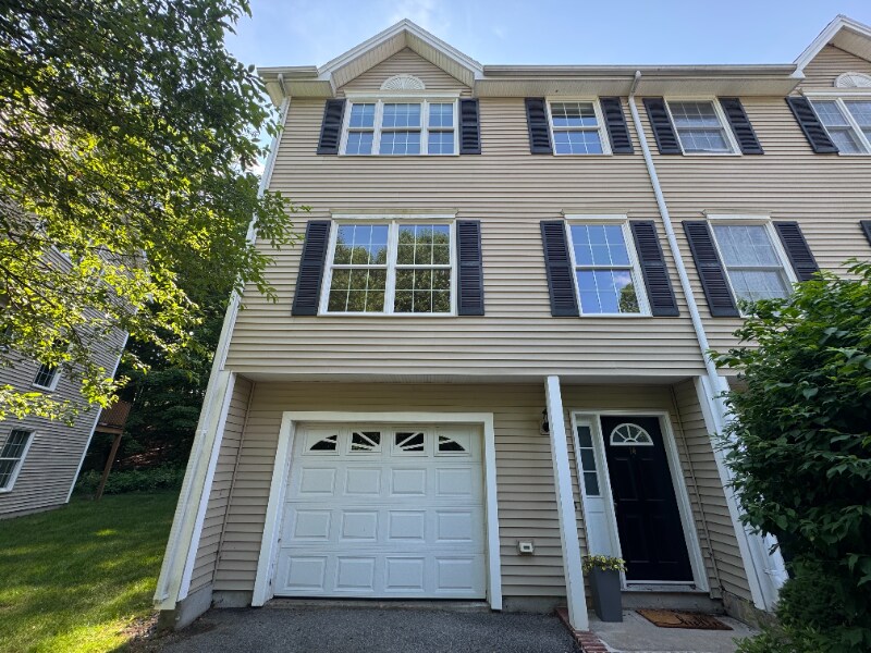 Foto principal - 14 Woodside Dr