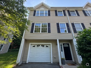 Building Photo - 14 Woodside Dr