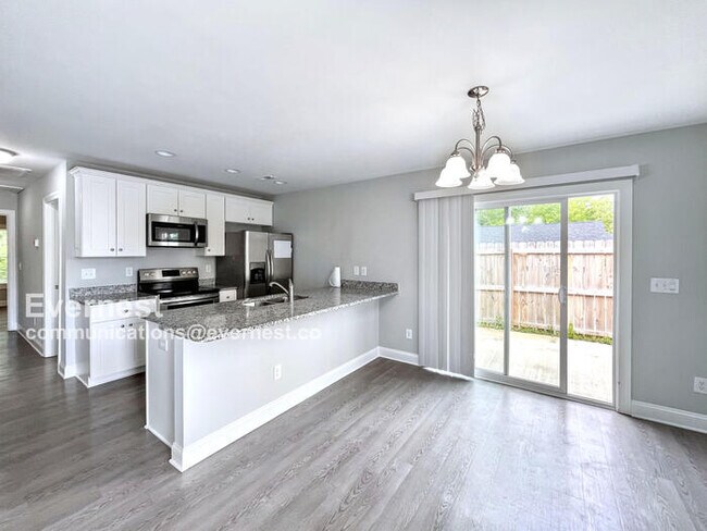 Building Photo - 503 Kimball St