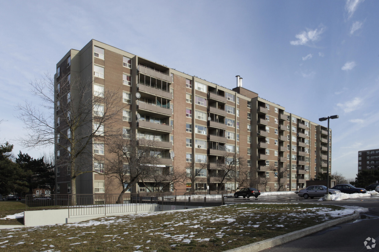 Primary Photo - Pacific Way Apartments