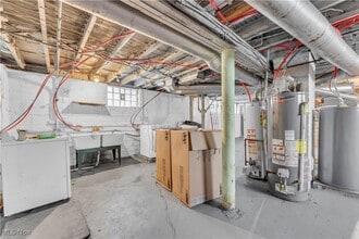 Building Photo - 915 Helmsdale Rd