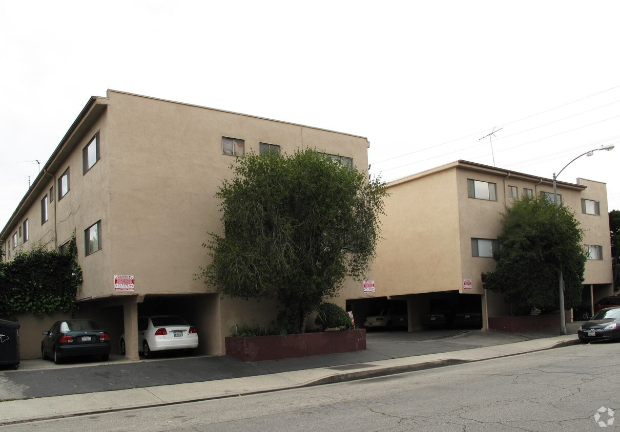 Building Photo - 12344 Burbank Blvd