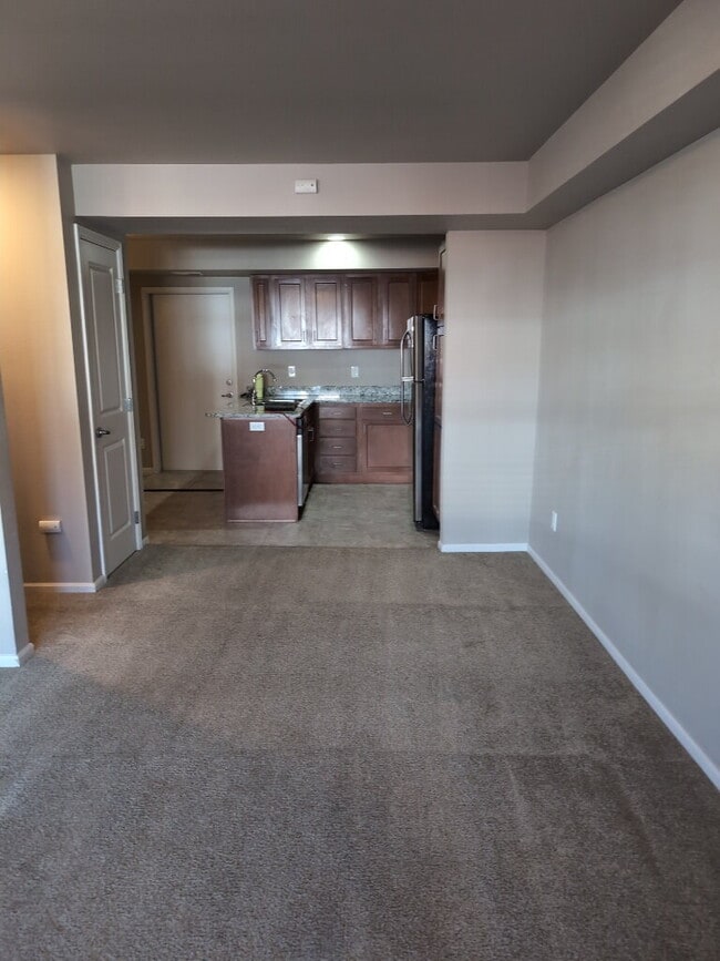 Building Photo - Newer 2BR/2.5BA in Englewood Condo