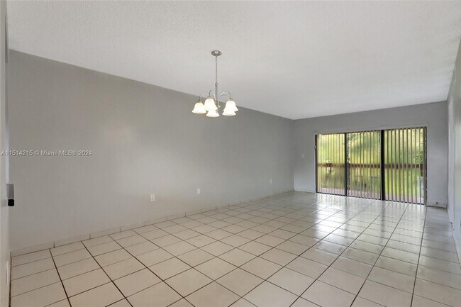 Foto del edificio - 8885 Fontainebleau Blvd
