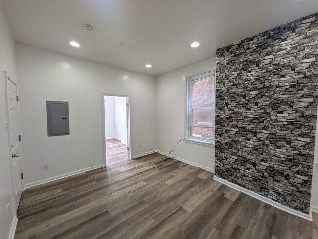 Building Photo - 1533 Orthodox St