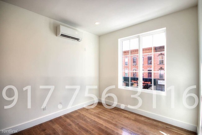 Foto del edificio - 72 Ralph Ave