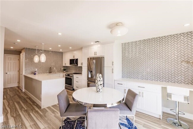 Building Photo - 1455 Curlew Ave