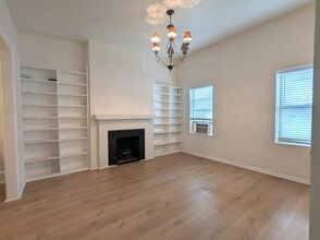 Building Photo - 15 Minetta St