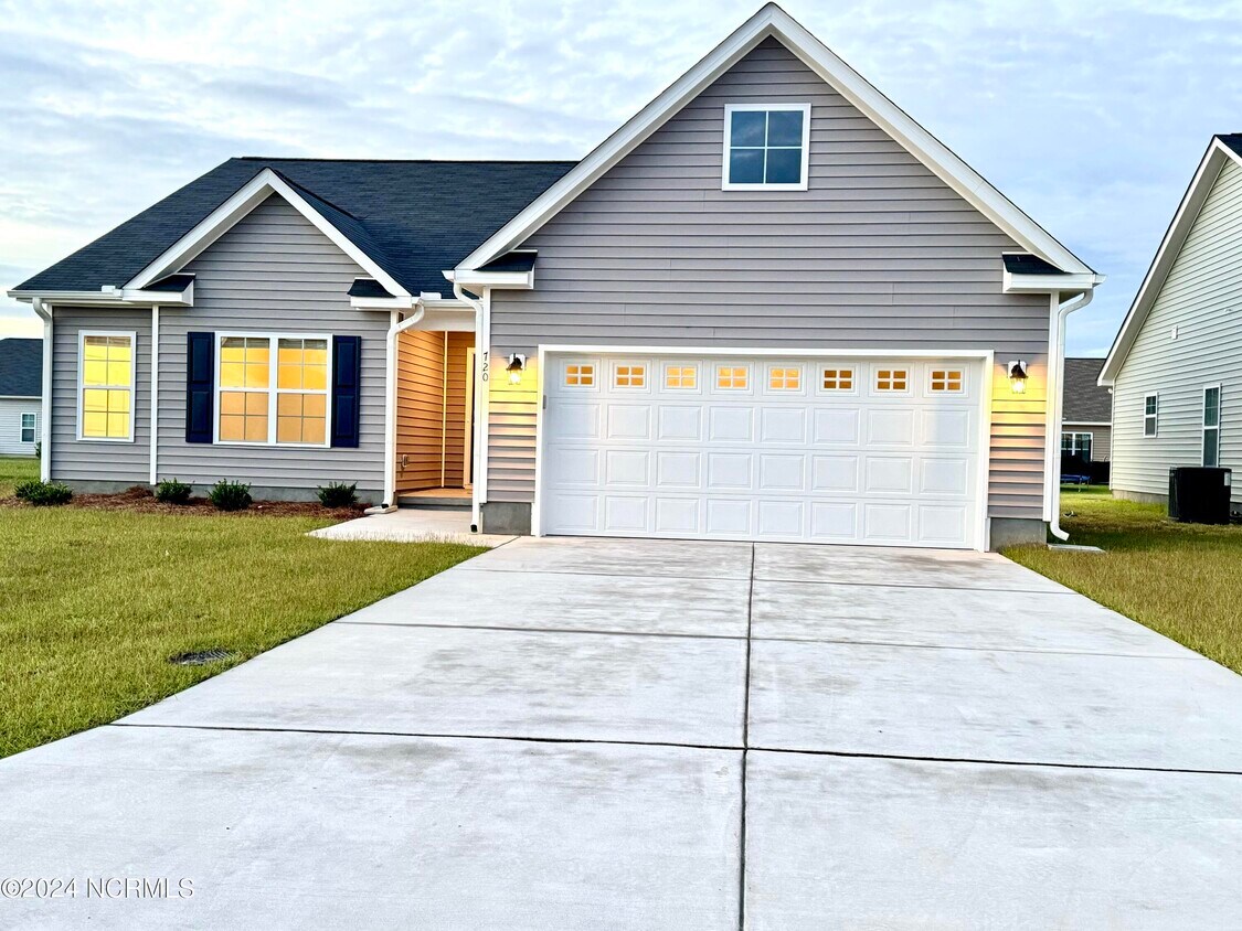 Primary Photo - 720 Oleander Dr
