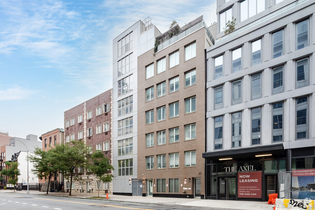 Building Photo - 531 Vanderbilt Ave