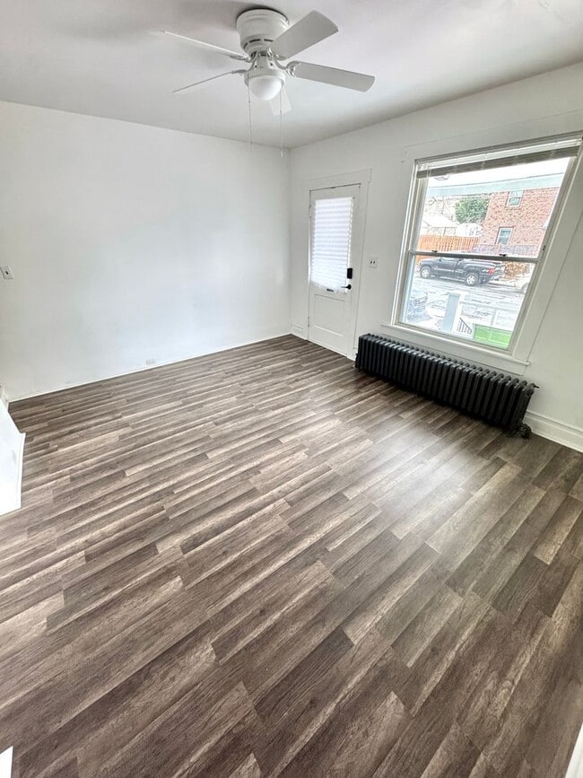 Building Photo - THREE BEDROOM IN WEST BETHLHEM