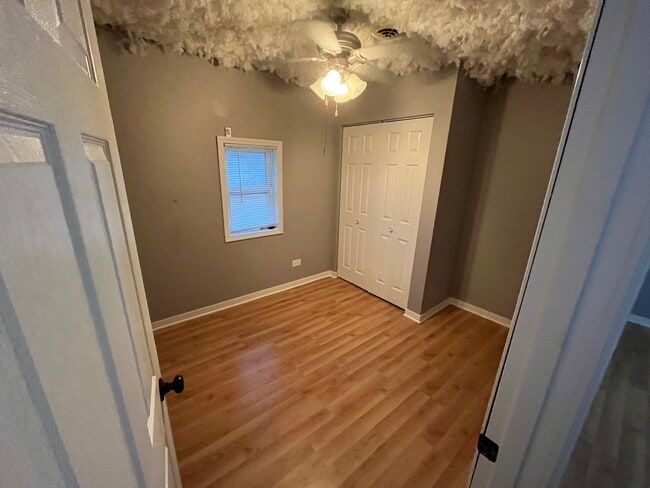 Foto del edificio - 1042 W Goodenow Rd