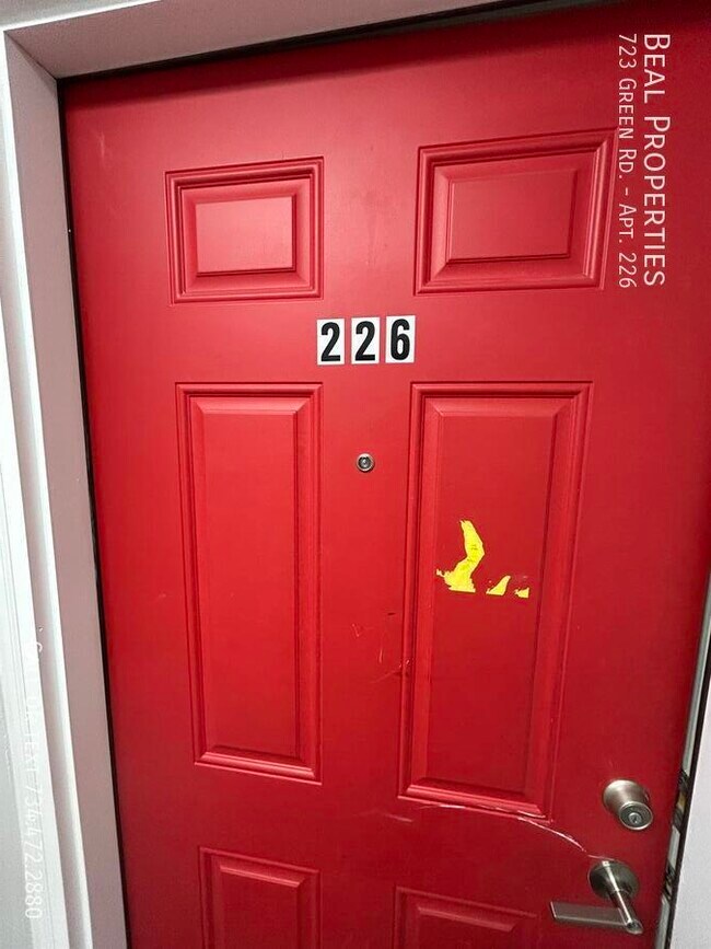 Foto del edificio - 723 Green Rd