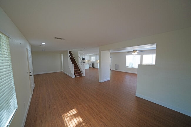 Building Photo - 27863 Knight St