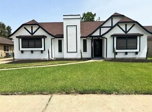 Building Photo - 1601 Washington Dr
