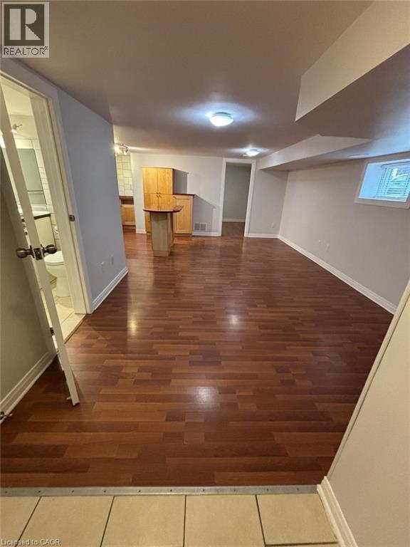 Building Photo - 209 Balsam Ave S