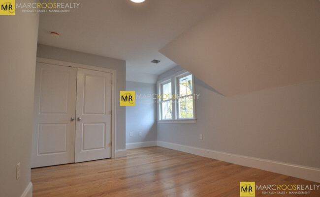 Building Photo - 44 Murdock St