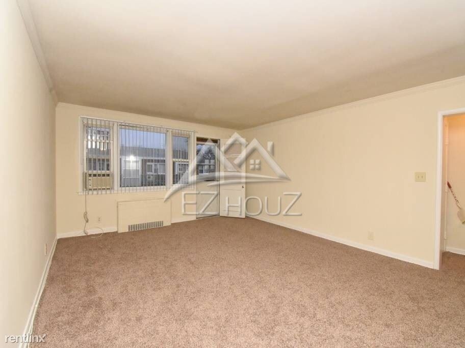 Foto principal - 6422 Park Heights Ave