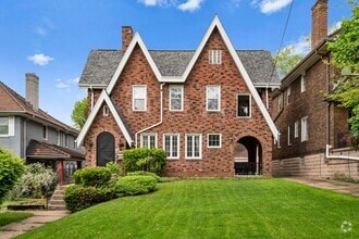 Building Photo - 1213-1215-1215 Shady Ave