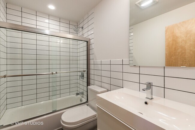 Foto del edificio - 325 E 44th St