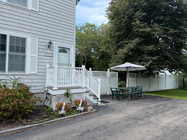 Building Photo - 55 Westmoreland St
