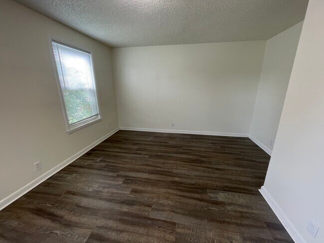 Foto del edificio - 1424 Bell Trace Dr