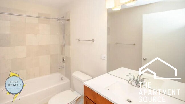 Foto del edificio - 3349 N Clark St