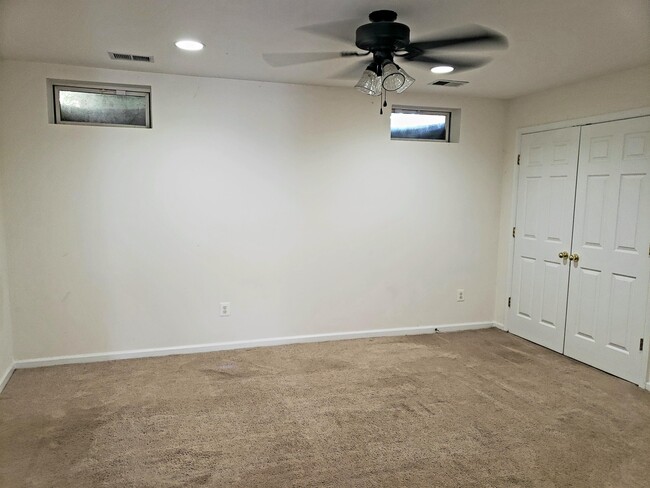 Building Photo - 311 Pendleton Ln