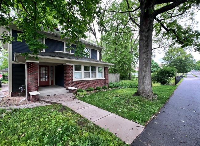 Photo - 815 Grant St House