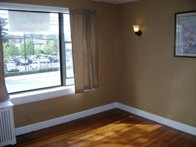Building Photo - 37A Cedar Swamp Rd