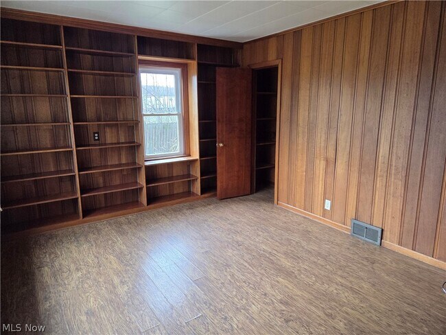 Foto del edificio - 3976 Faircrest St SW