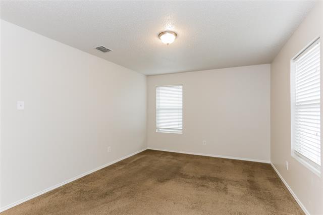 Foto del edificio - 6816 Meadow Way Ln