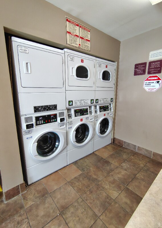 Foto del edificio - 600 Reusens Rd