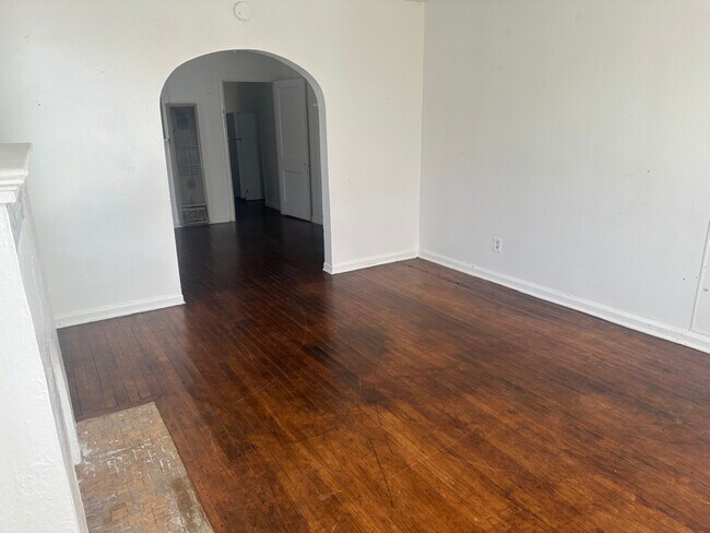 Building Photo - 1826 Ramsey Ave