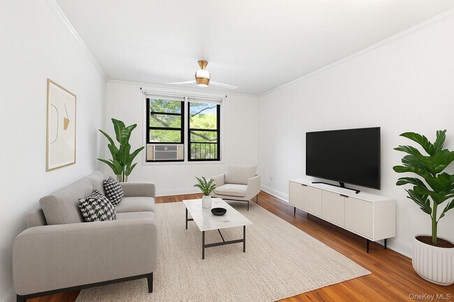 Foto del edificio - 102-32 65th Ave