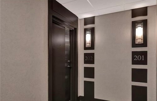 Photo du bâtiment - 320 Sugarcreek Trail