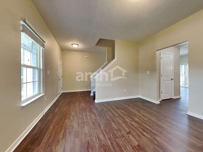 Building Photo - 9711 Brooks Dr