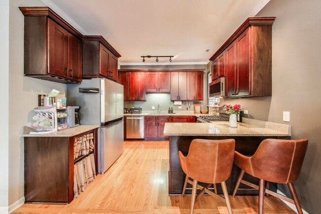 Foto del edificio - 2837 N Burling St