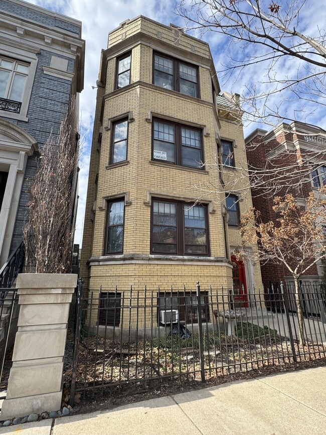 Photo - 3746 N Wayne Ave (Chicago, IL) Apartment