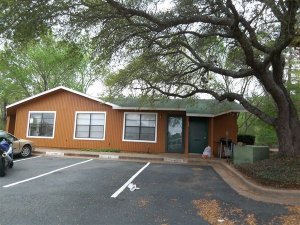 Building Photo - 2011 La Brisa Dr