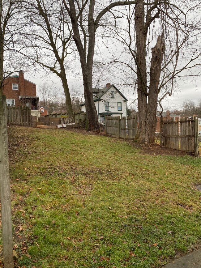 backyard - 1706 Westinghouse St